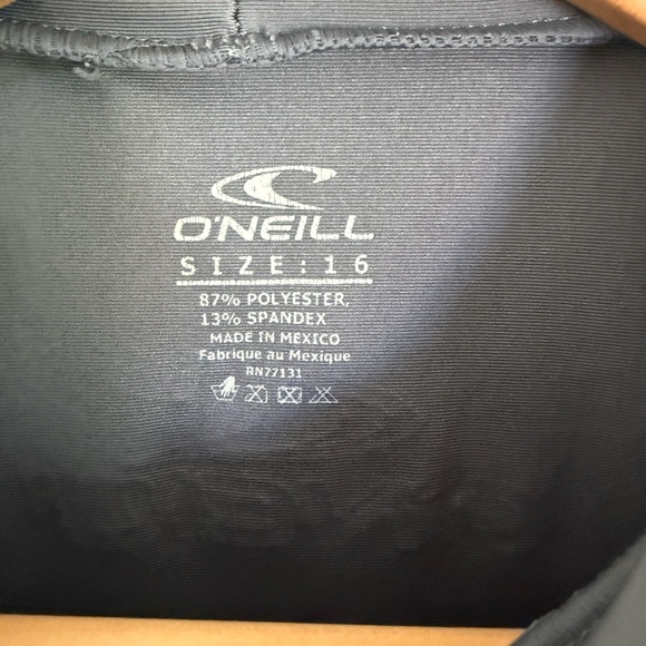 O'Neill Gray Rashguard - Picture 8 of 8